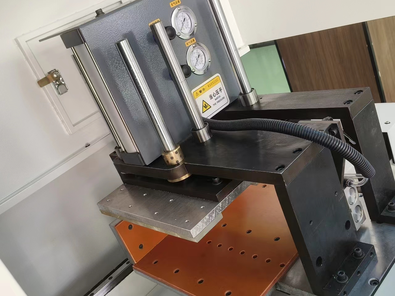 數控鋁材切割機